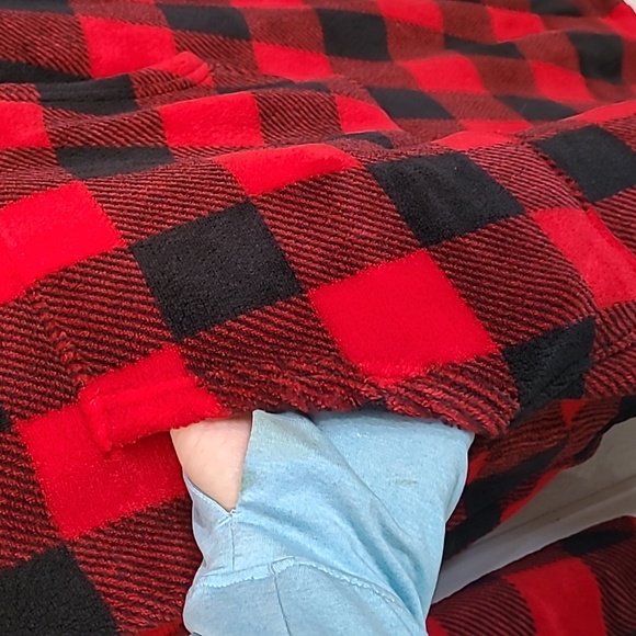 Buffalo Plaid Long Sweater - Muff Pocket - Large - Picture 2 of 6